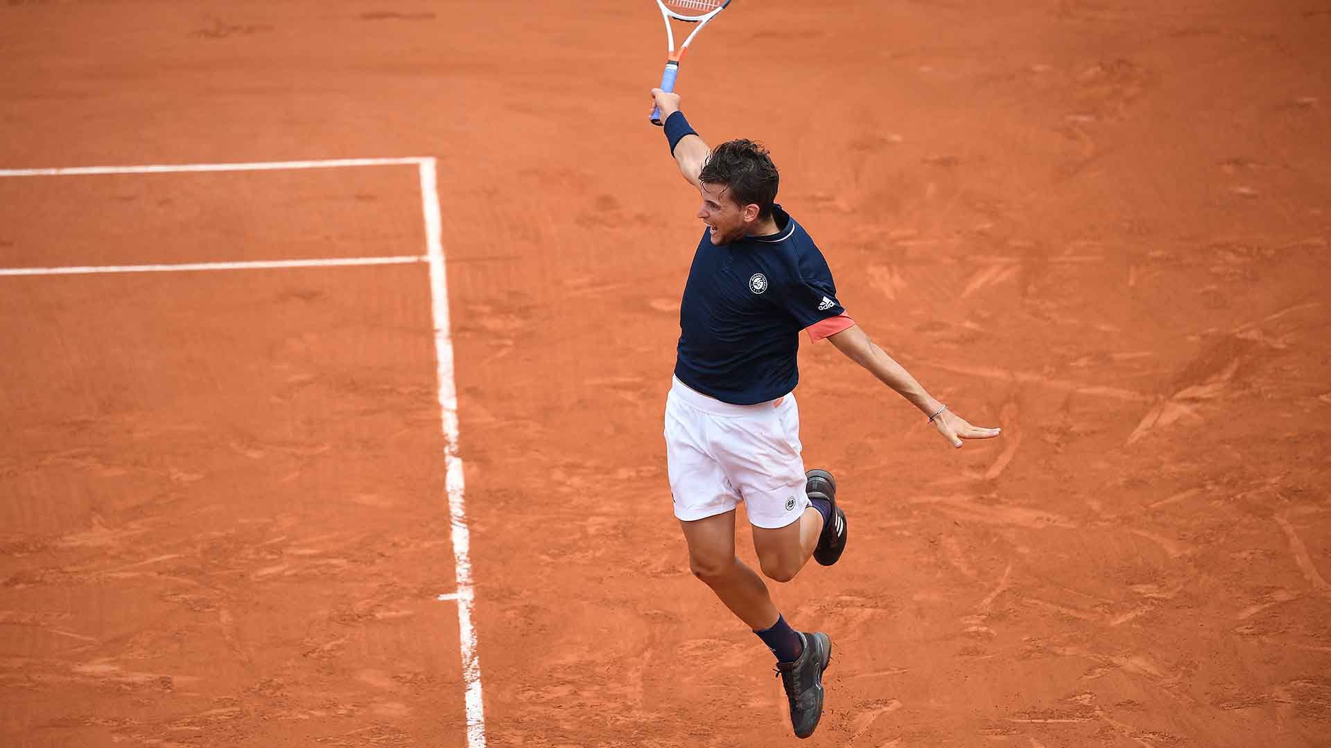 thiem roland garros 2018 final backhand - Vsemogočni Rafael Nadal do nove trofeje v Parizu!